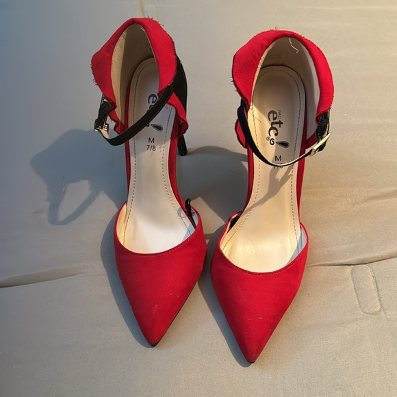 red and black heels brand new with out tag - Picture 2 of 3